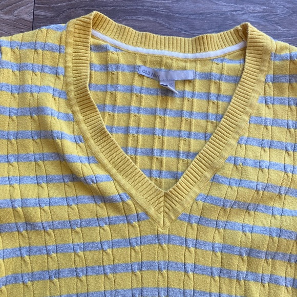 🌺 V Neck sweater - Picture 5 of 8